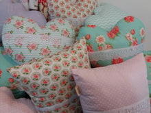 Cargar imagen en el visor de la galería, Almohada decorativa