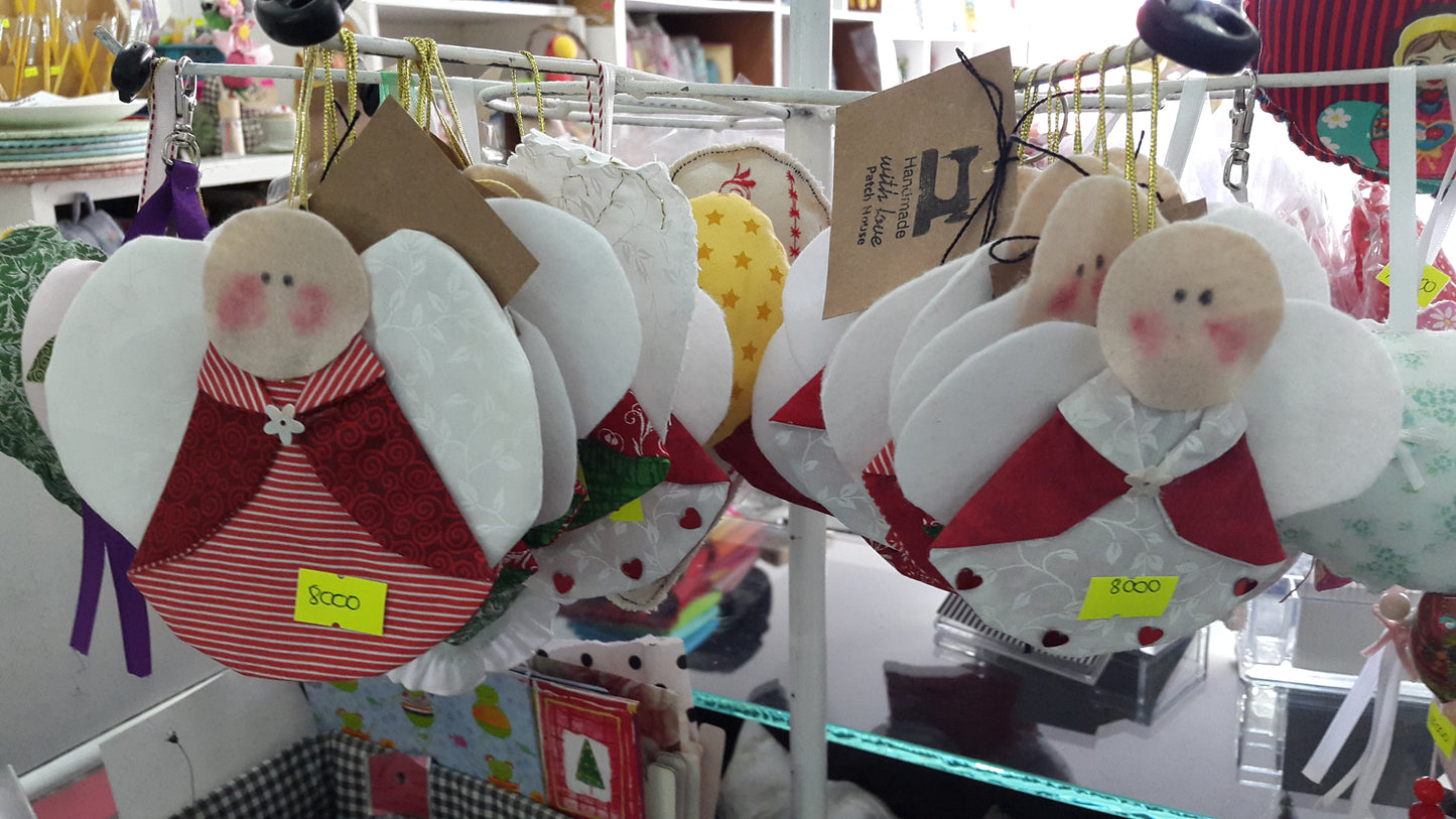 Globos, pinos, duendes y angelitos para el árbol de navidad