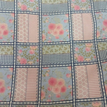 Cargar imagen en el visor de la galería, Floral con cuadros celeste y rosa