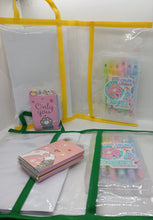 Cargar imagen en el visor de la galería, Porta librito transparente personalizado