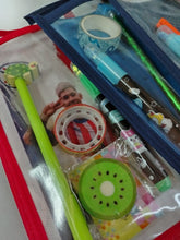 Cargar imagen en el visor de la galería, Bolsitas con útiles divertidos (surtido) enamorarte
