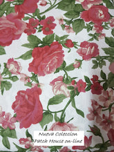 Cargar imagen en el visor de la galería, Floreada rosas rojas fondo blanco