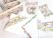 Cargar imagen en el visor de la galería, Canasta de Regalo de Nacimiento