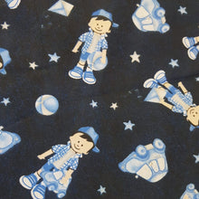 Cargar imagen en el visor de la galería, Nenito con autitos fondo beige - infantil