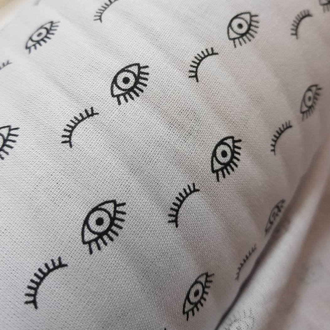 Ojos ojos gris y negro