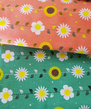 Cargar imagen en el visor de la galería, Girasol y margaritas fondo salmón