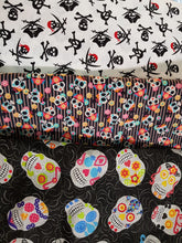 Cargar imagen en el visor de la galería, Calavera, fondo blanco