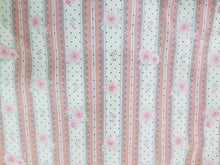 Cargar imagen en el visor de la galería, Flores Franjas colores pasteles blanco