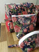 Cargar imagen en el visor de la galería, Kit de Viaje, Bolso de viaje + Necesers