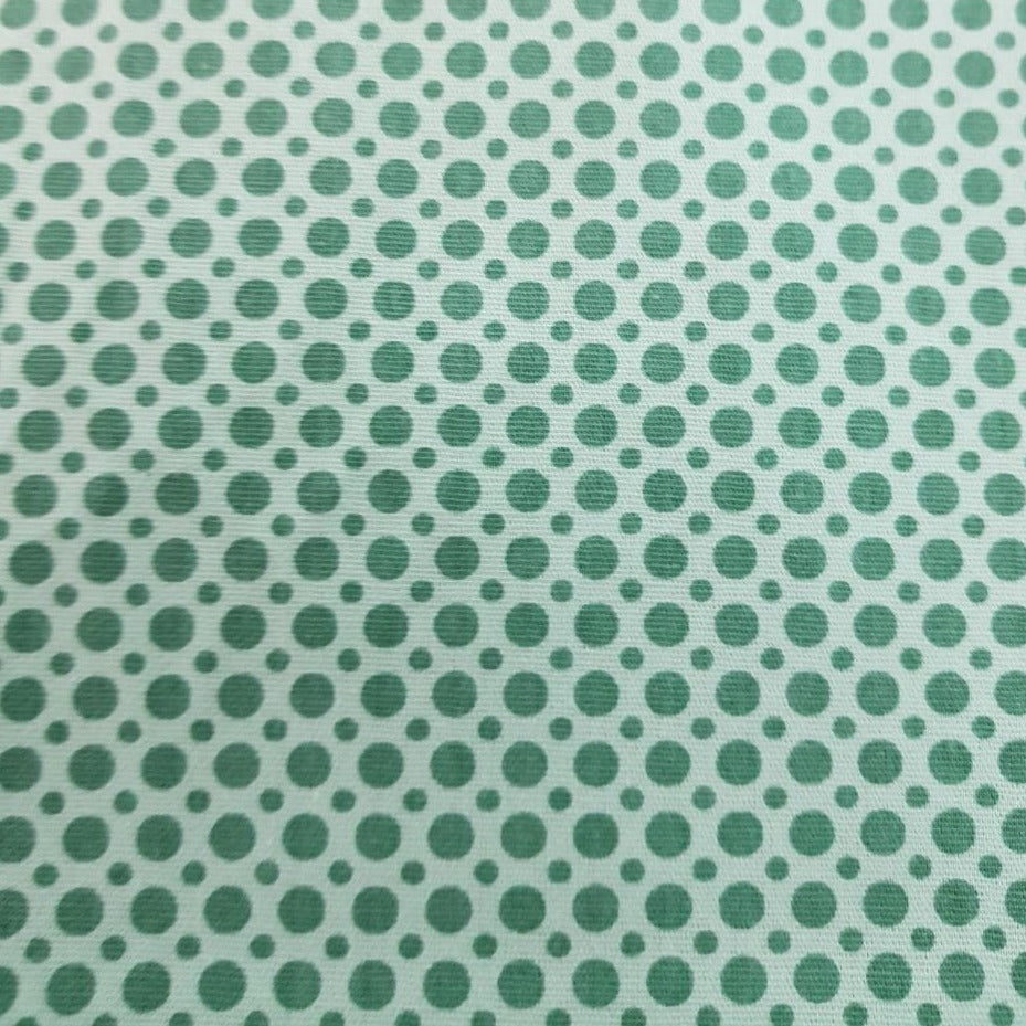 Motas verde sobre verde