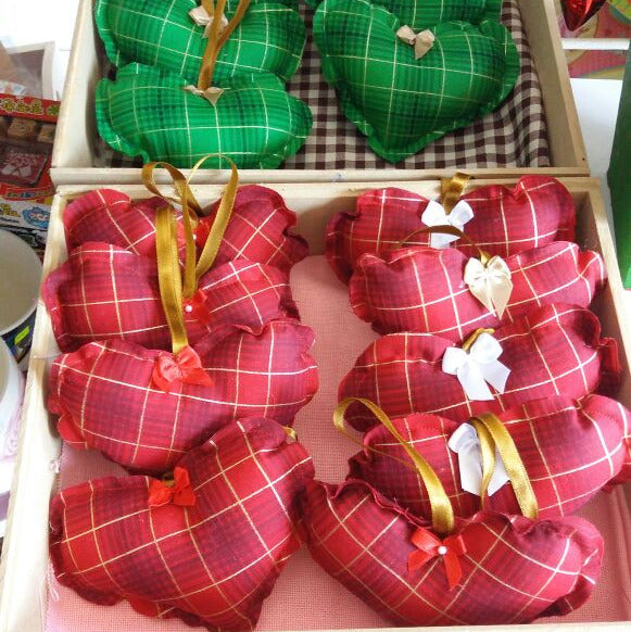 Corazones y sachets con aroma a navidad