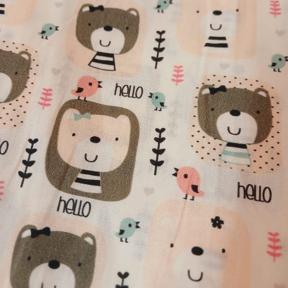 Oso Hello fondo blanco