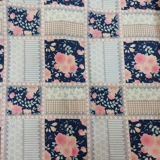 Floral con cuadros azul y rosa