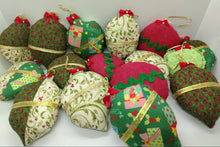 Cargar imagen en el visor de la galería, Globos, pinos, duendes y angelitos para el árbol de navidad
