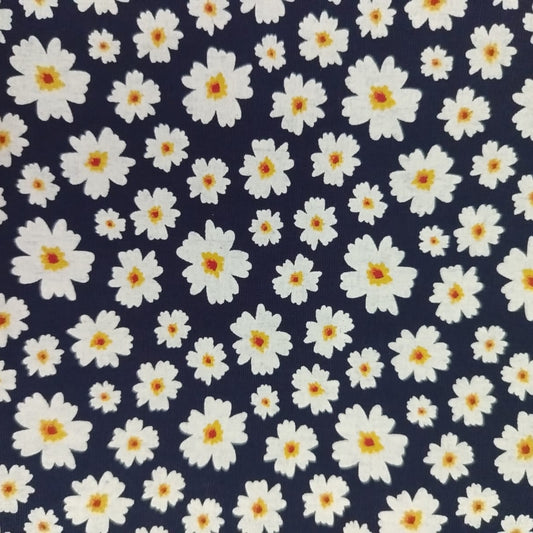 Floreado blanco sobre azul oscuro