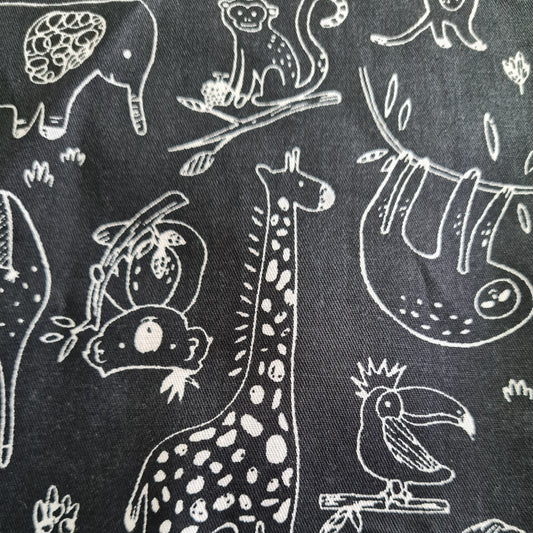 Animales de la selva fondo negro