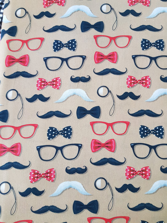 Bigotes, lentes, gentleman
