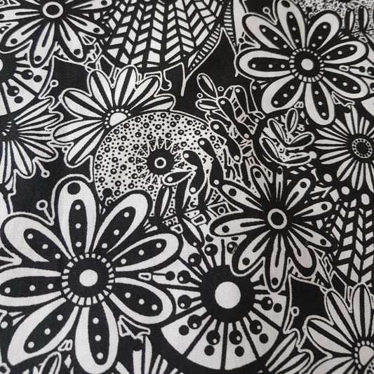 Floreada flores grandes blanco y negro