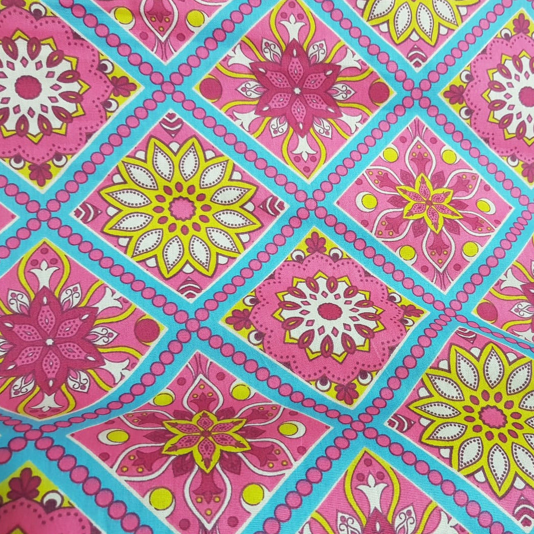 Mandala rosa con turquesa