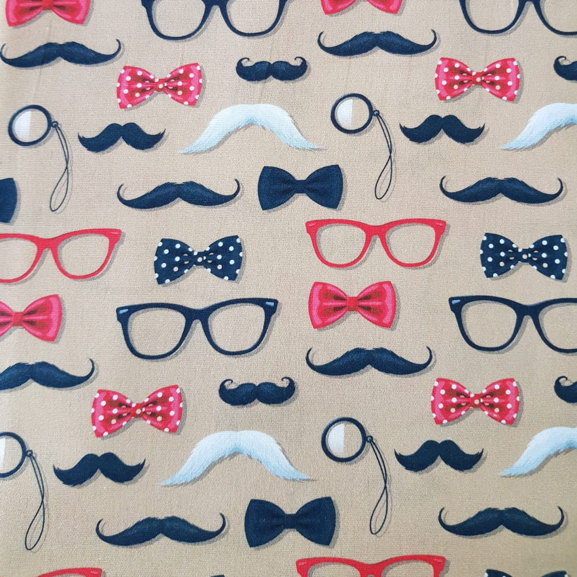 Bigotes, lentes, gentleman