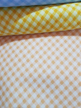 Cargar imagen en el visor de la galería, Cuadrille cuadros grandes naranja pastel (corte minimo 20cm)
