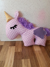 Cargar imagen en el visor de la galería, Unicornio muñeco peluche
