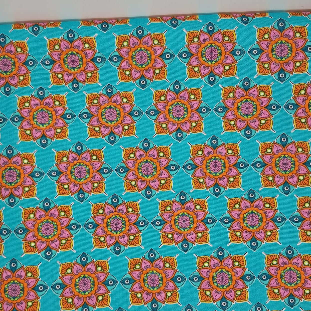 Mandalas fondo turquesa