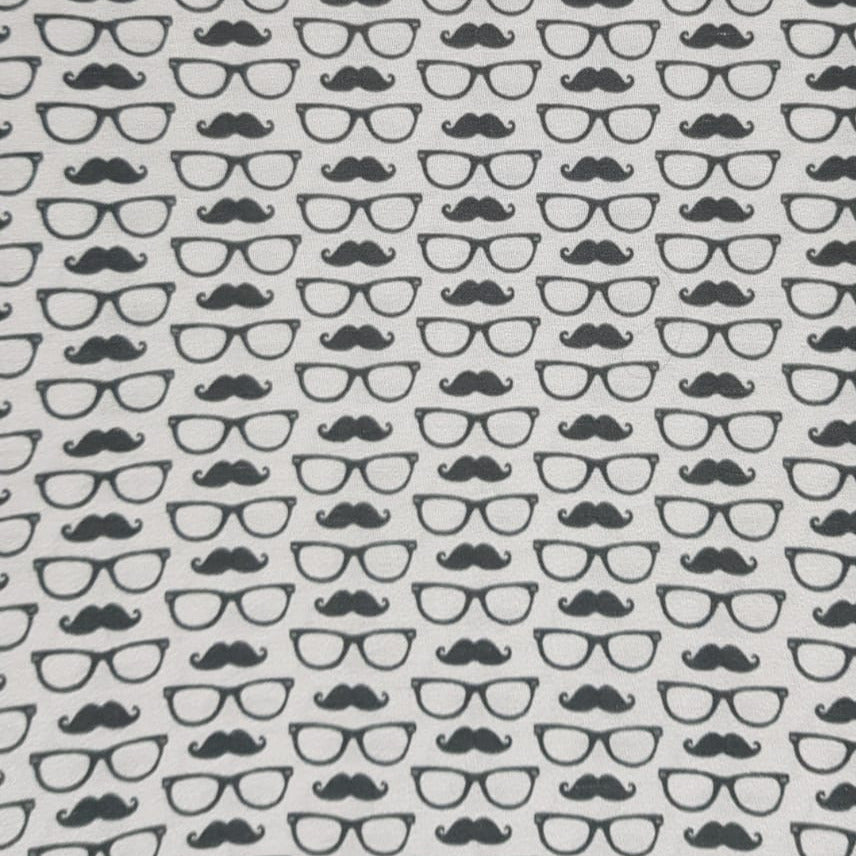Lentes, fondo gris claro