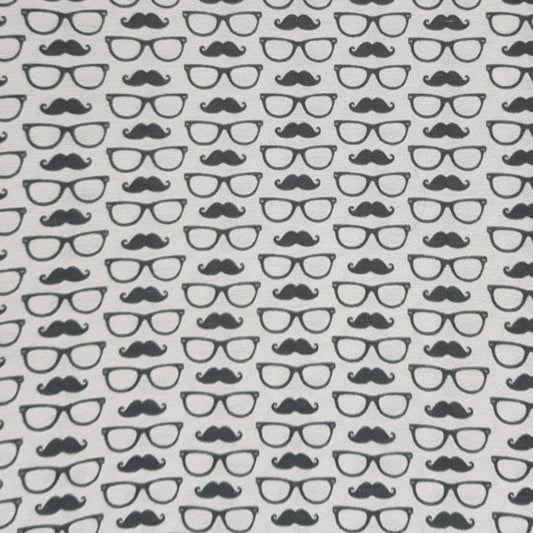 Lentes, fondo gris claro
