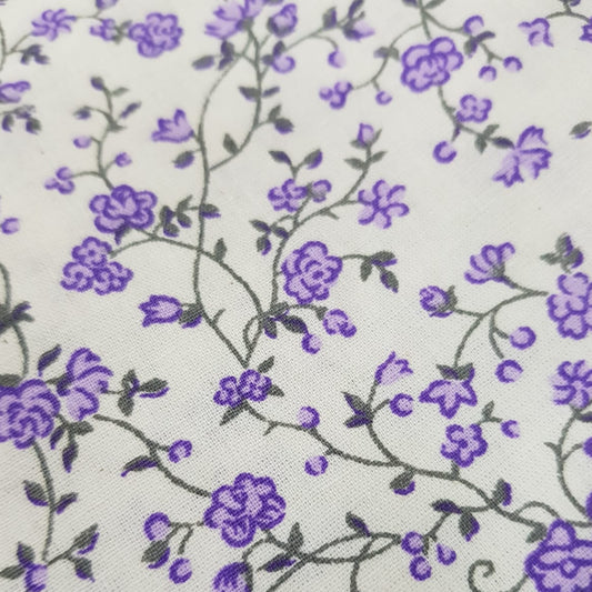 Floreadas florcitas lilas fondo blanco