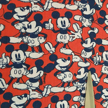 Cargar imagen en el visor de la galería, Mickey Mouse, fondo rojo (corte minimo 20cm)
